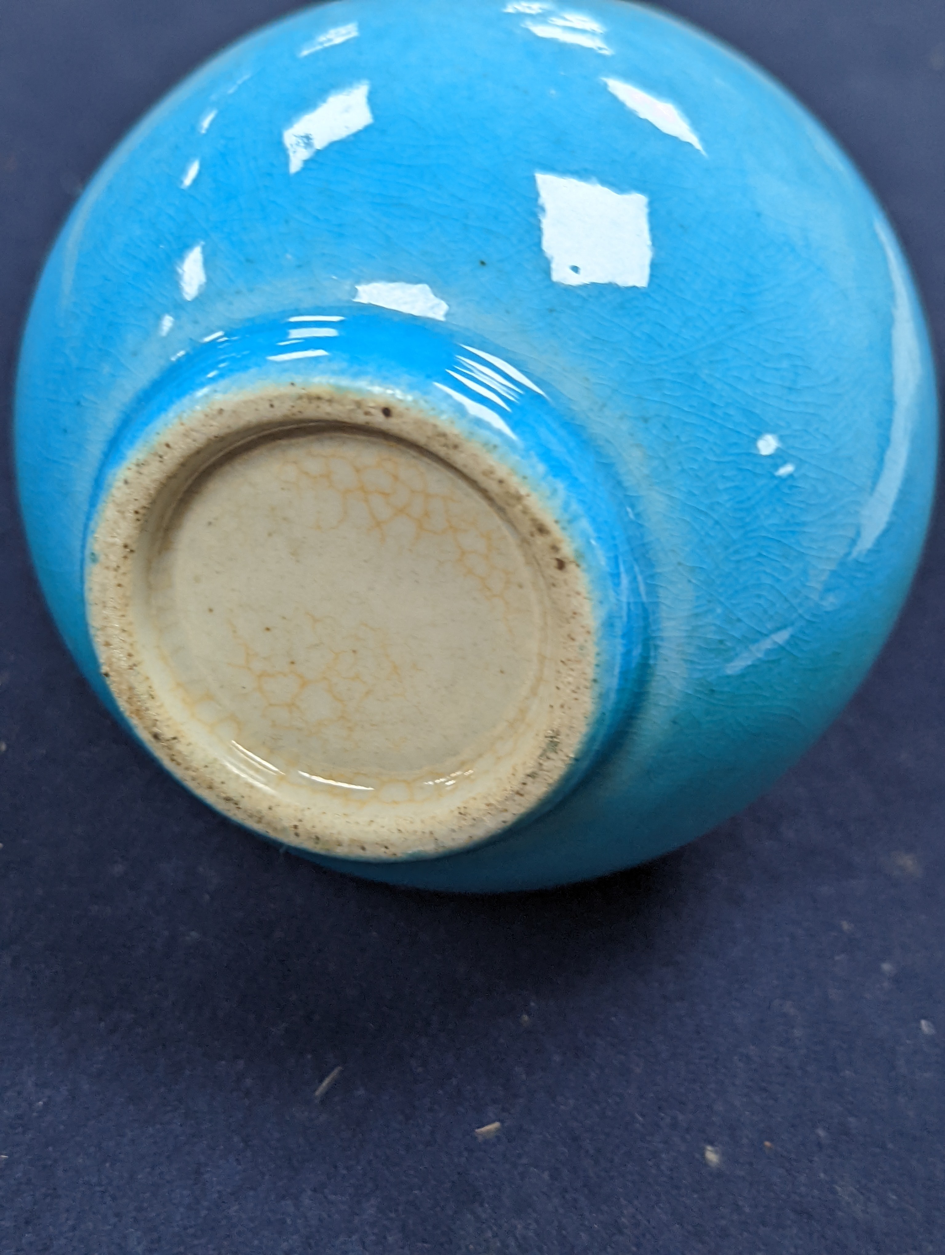 A Chinese turquoise crackle glazed double gourd vase 19cm